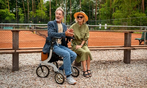 Kun je niet kiezen? In onze Rollator Kieswijzer stelt Angélique jou diverse vragen over jouw wensen, en over hoe en waar je de rollator gaat gebruiken. Kun je niet kiezen? In onze Rollator Kieswijzer stelt Angélique jou diverse vragen over jouw wensen, en over hoe en waar je de rollator gaat gebruiken.